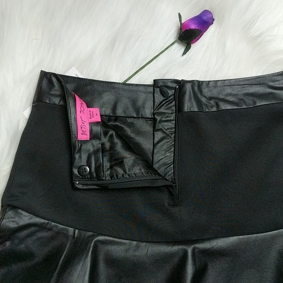 Betsey Johnson Girls Size 14 Skirt - Picture 5 of 7